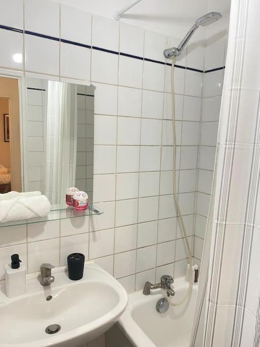 Luxsuite Обервилье Экстерьер фото